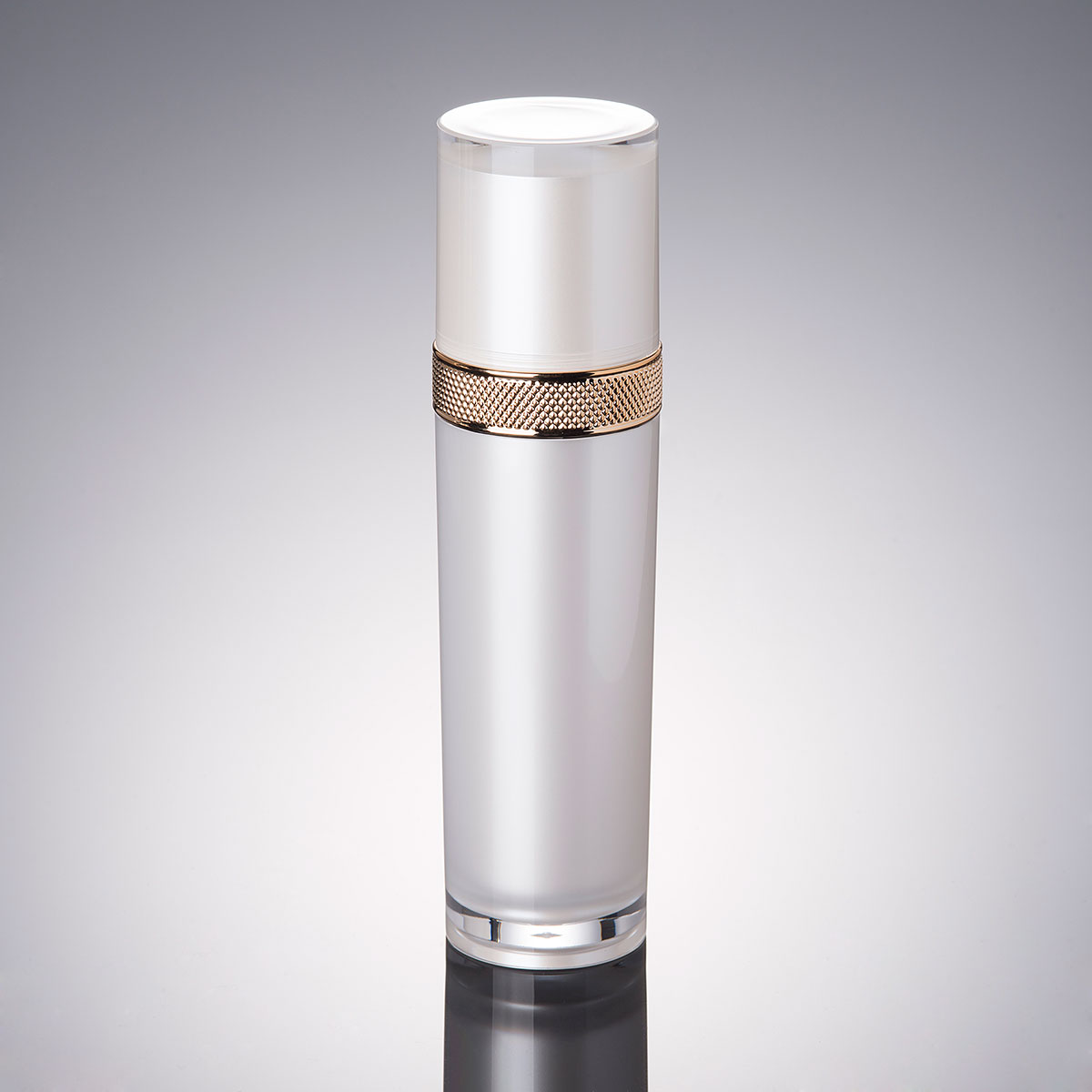 100ml pearl white acrylic/plas - đánh giá và giá Essence Serum Toner